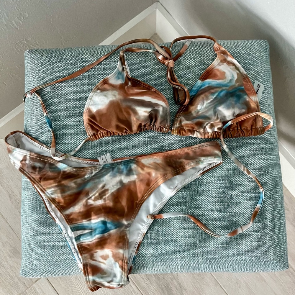 Beautiful set bikini with dress cover